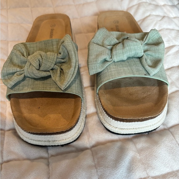 Grace Green Bow Slide Sandals - Picture 2 of 3